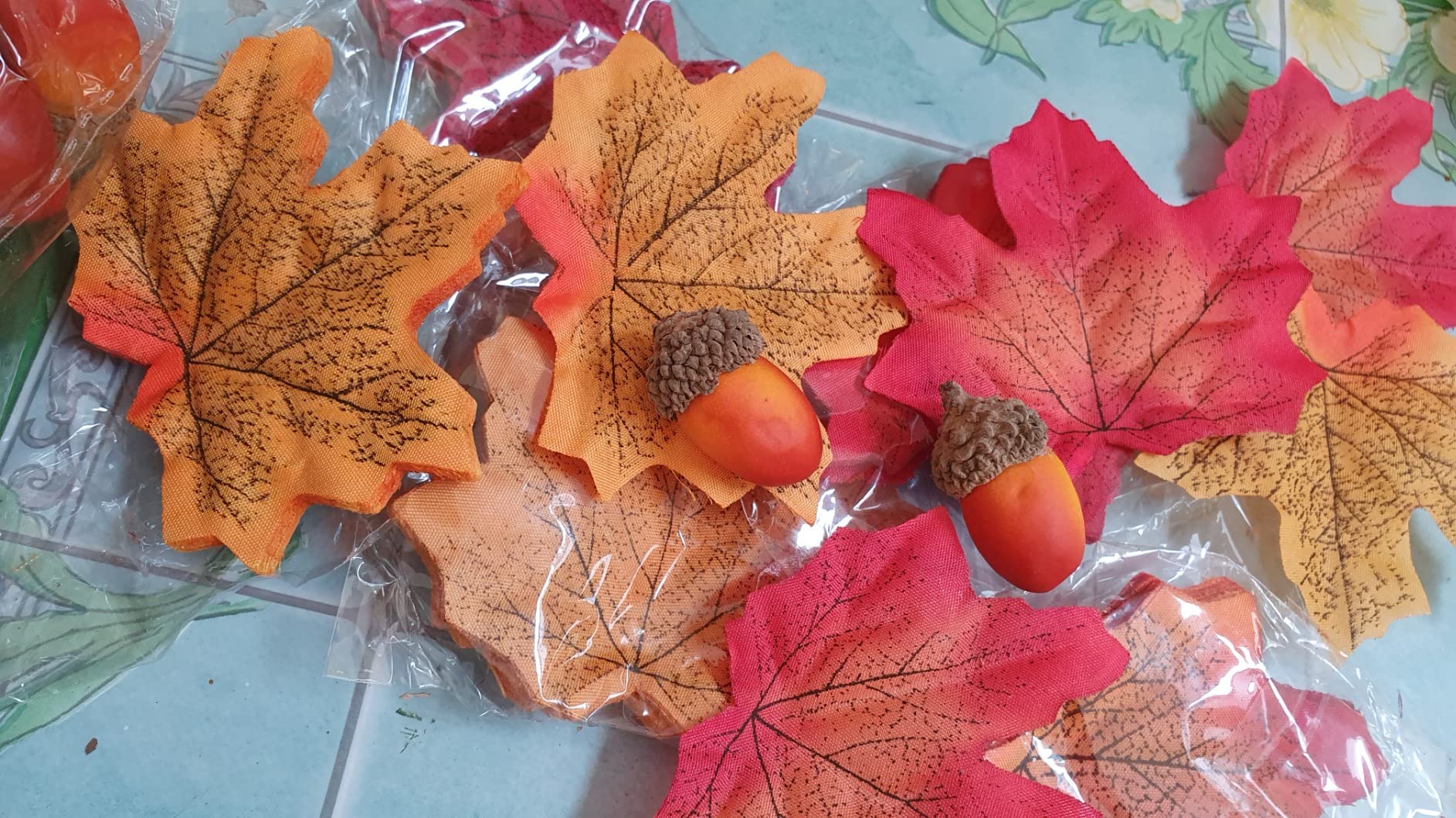 FEPITO Party Decorations feuilles automne + glands 350 pcs