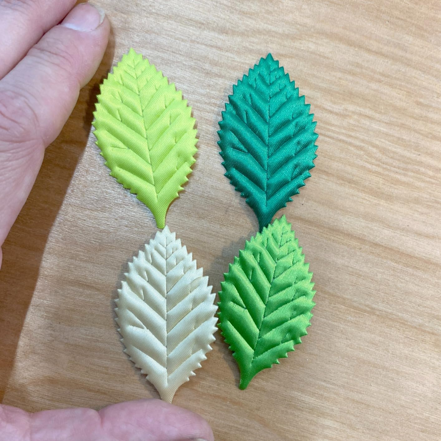 Tissting HOME DECORATION feuilles vertes artificielles 200 pcs 6 cm