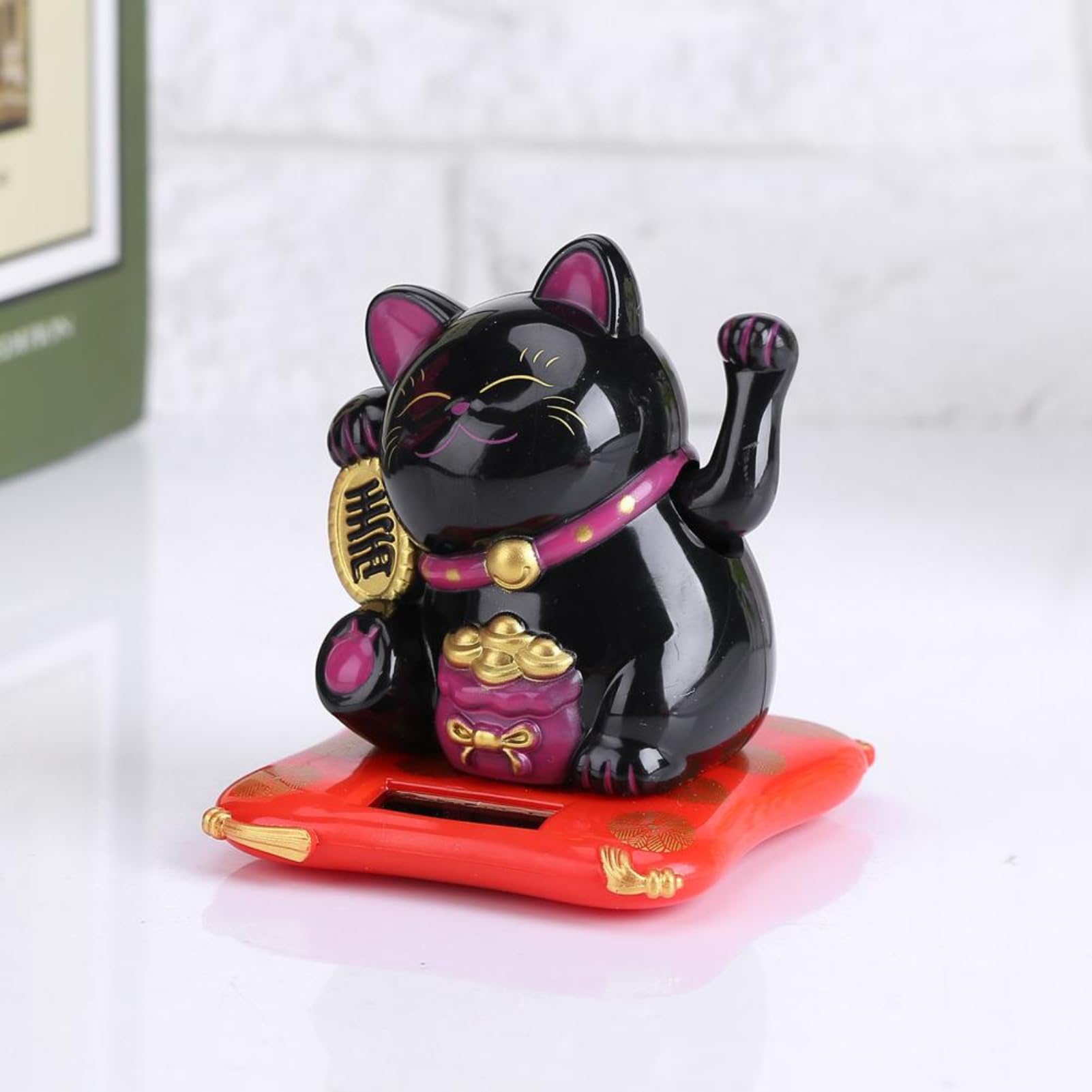 Jadeshay Maneki Neko chat porte-bonheur solaire noir