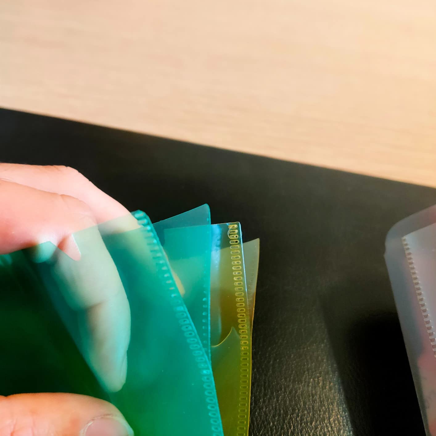 FEPITO Pochettes A4 plastique couleurs assorties lot 20