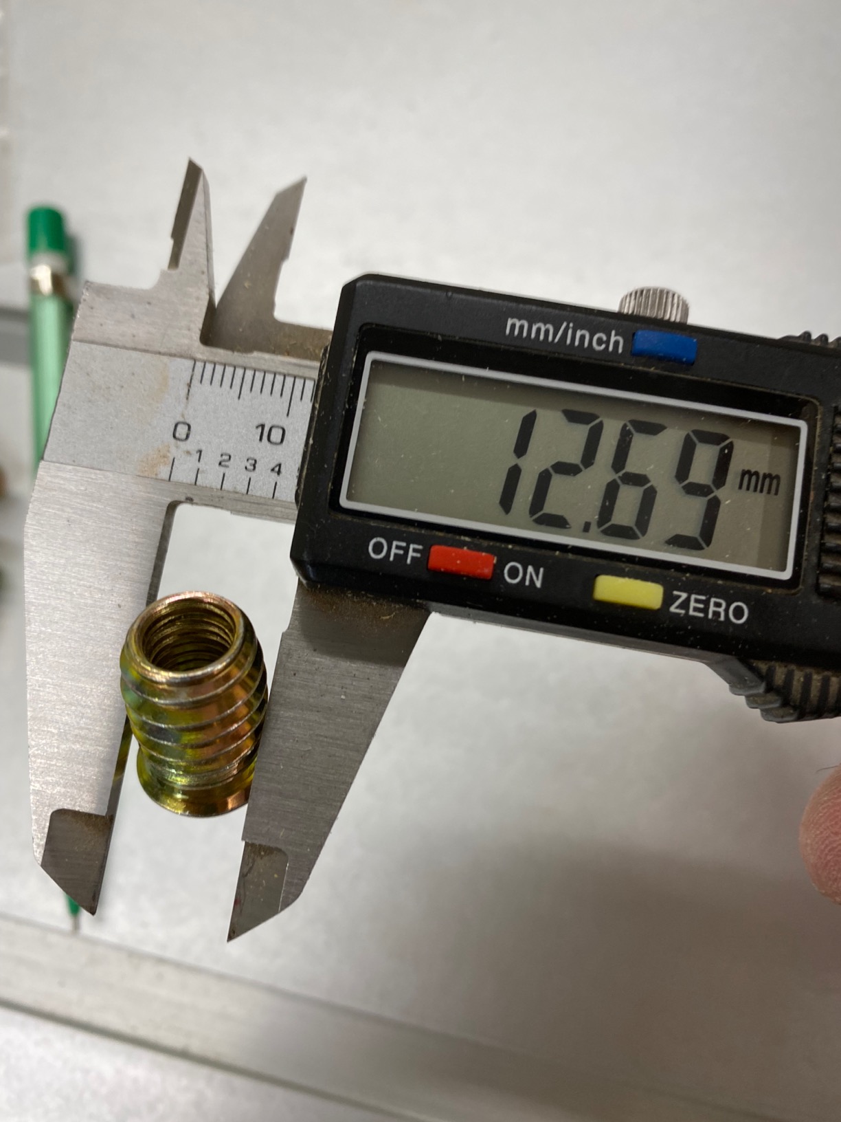 FTVOGUE 20 écrous à sertir M6 13mm acier zingué