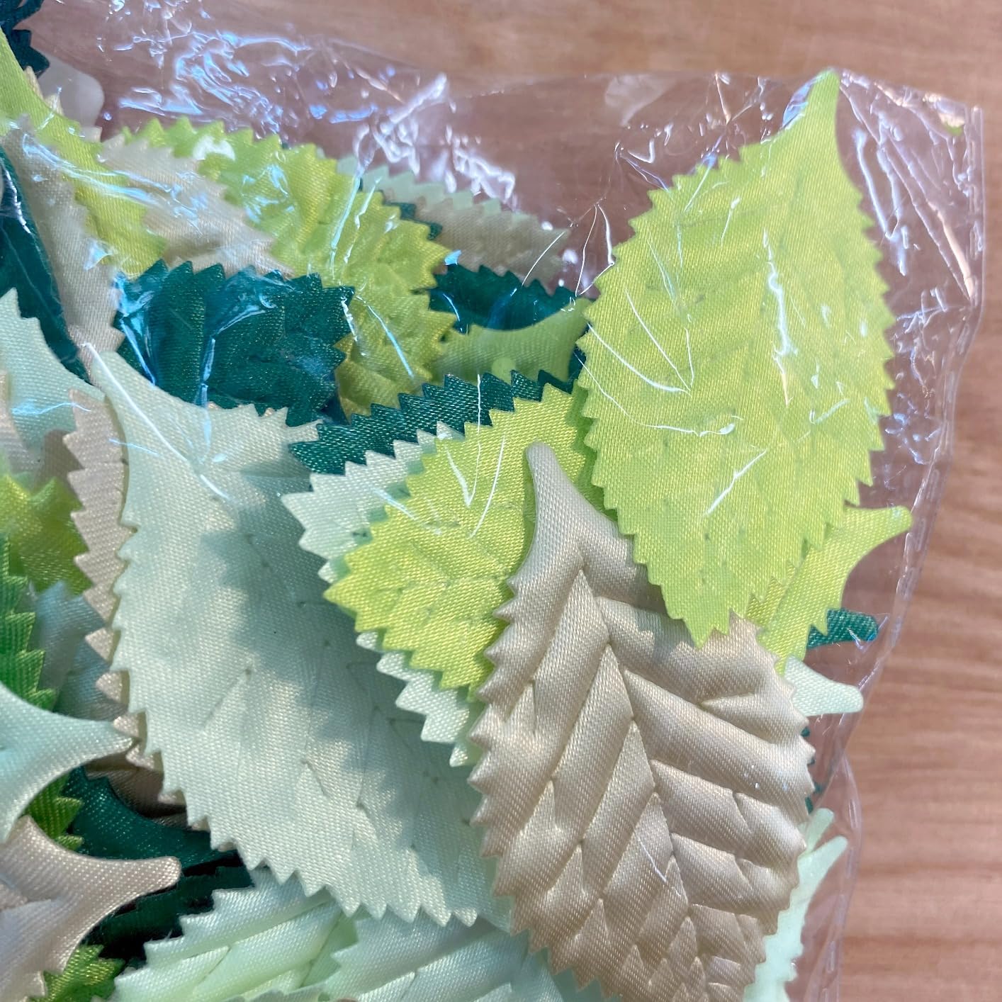 Tissting HOME DECORATION feuilles vertes artificielles 200 pcs 6 cm