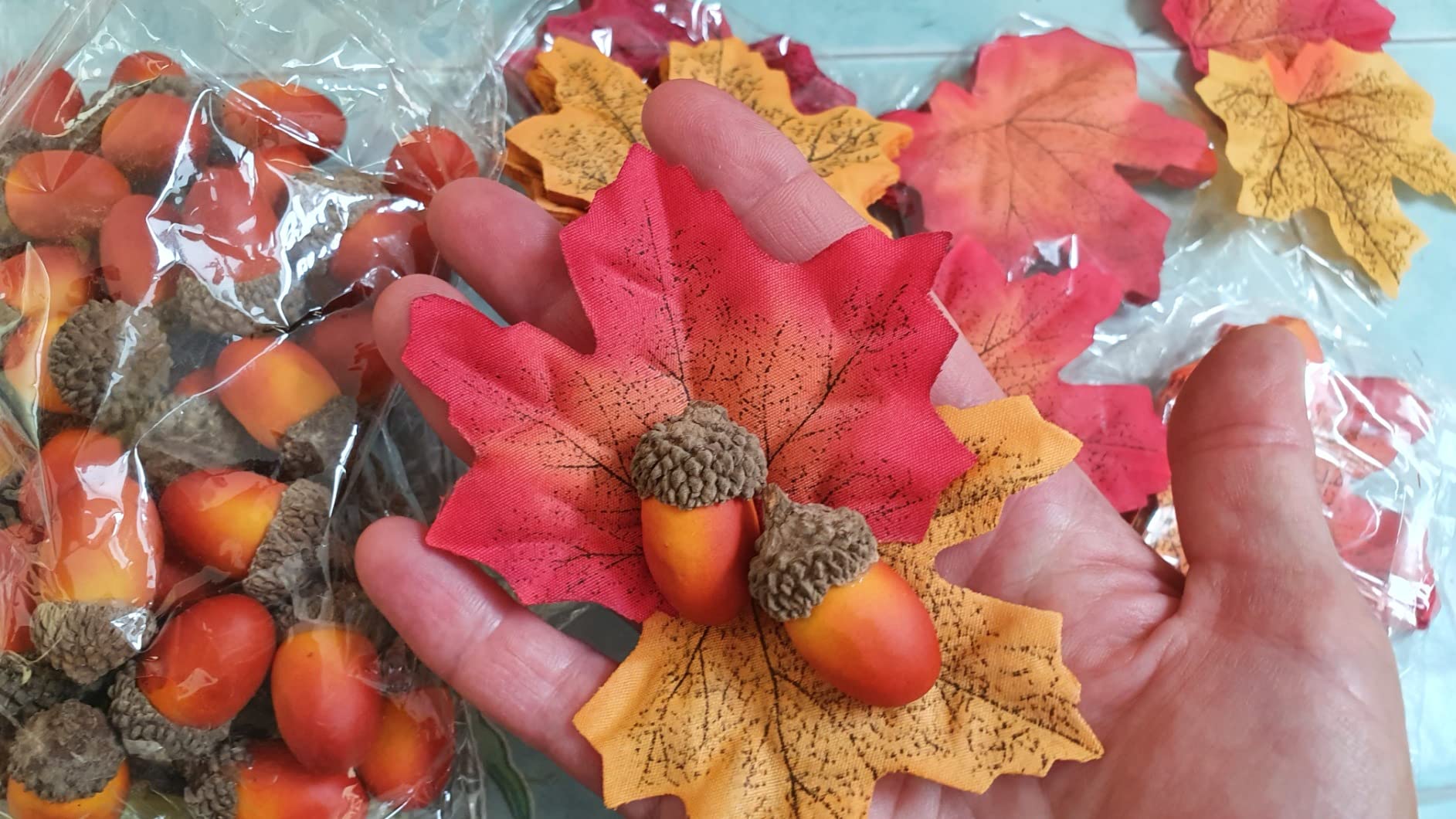 FEPITO Party Decorations feuilles automne + glands 350 pcs
