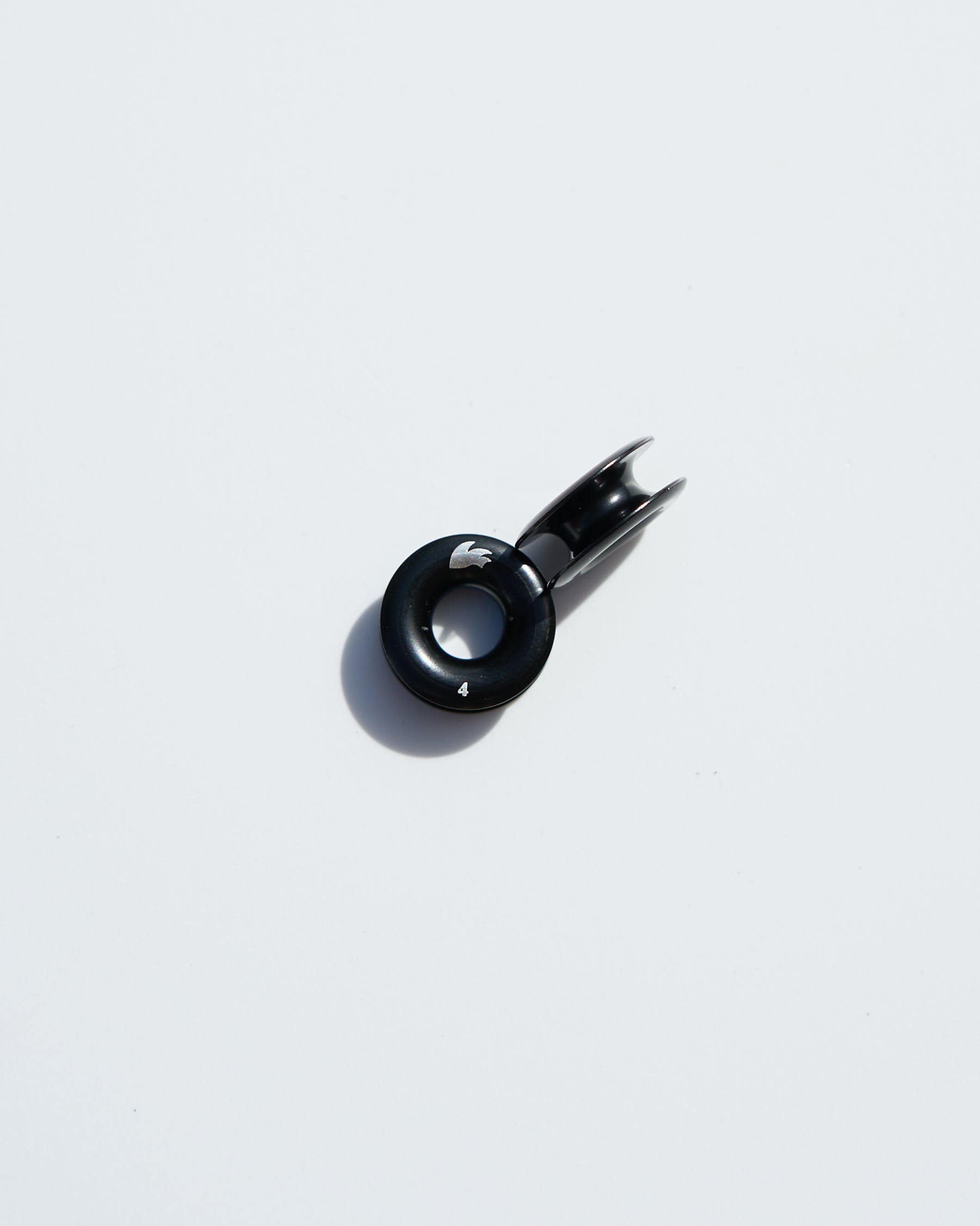Rooster Rigging cosse métal noire 15x6 mm bout 4 mm T6